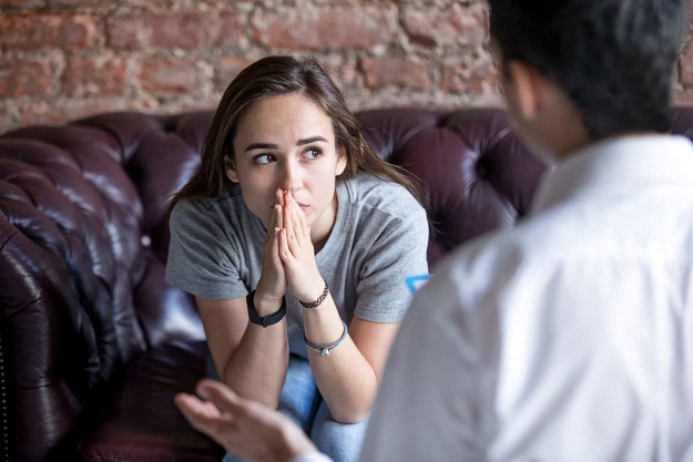 Foto: Psychologische Beratung einer jungen Dame